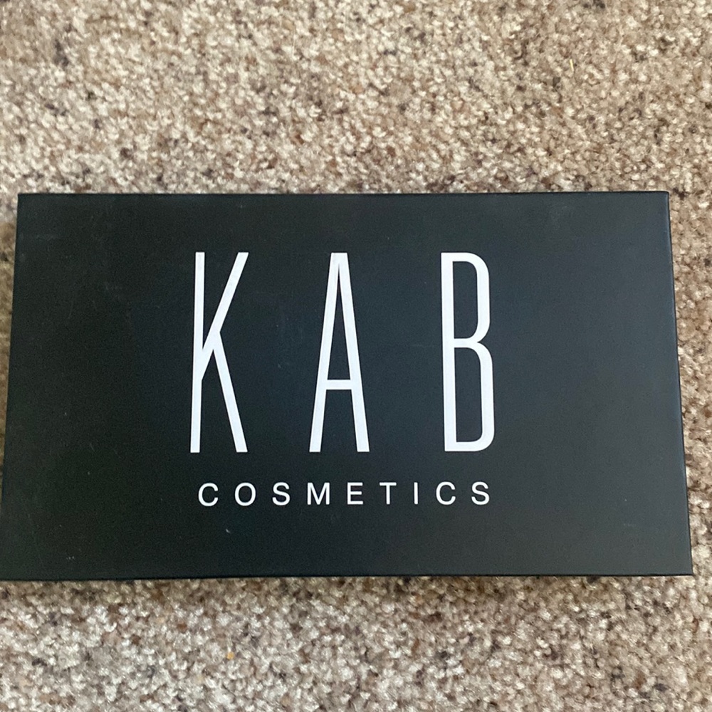 Lab day + night eyeshadow palette